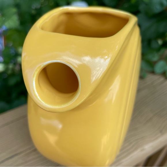 SOLD Fiesta Ware Medium Disc Pitcher Daffodil Marigold Yellow Homer Laughlin - Picture 5 of 11